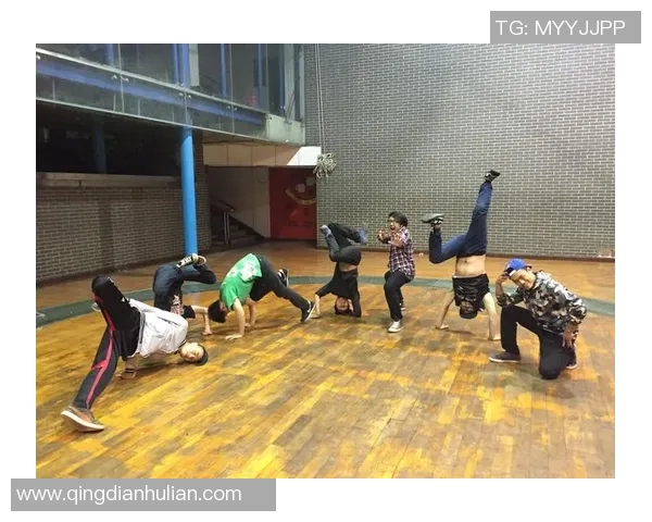 赛后分析:广州街舞队与重庆街舞队的战术意识与表现对比 赛后分析:广州街舞队与重庆街舞队的战术意识与表现对比